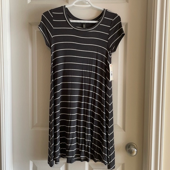 Women’s Billabong Dress - Picture 1 of 5